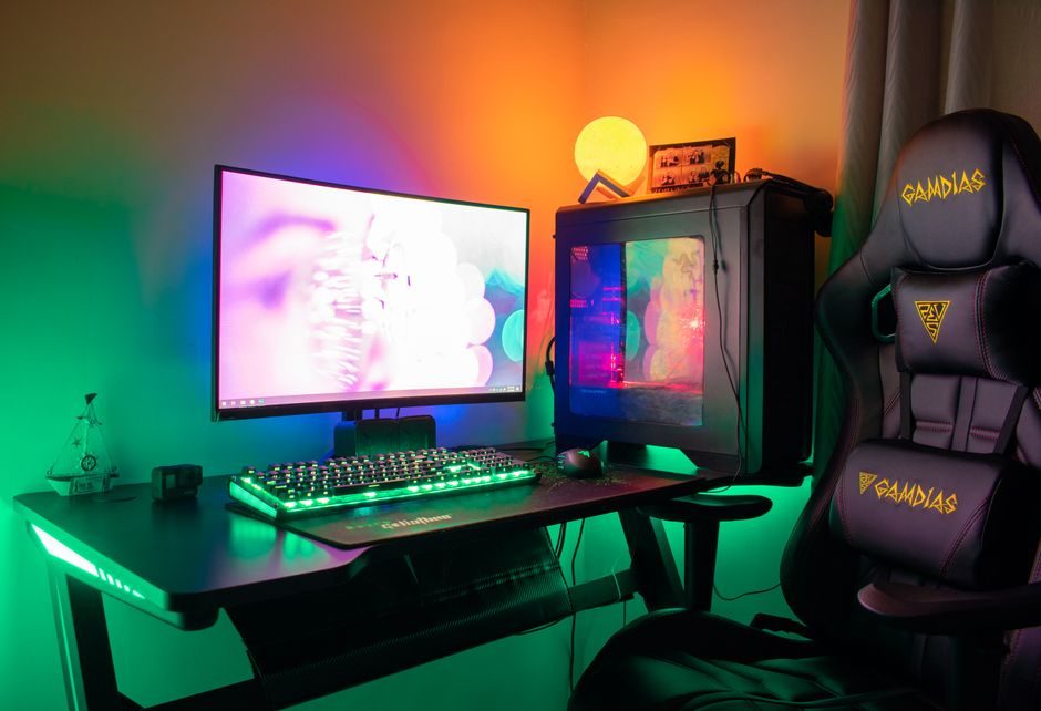 Gaming & Desk